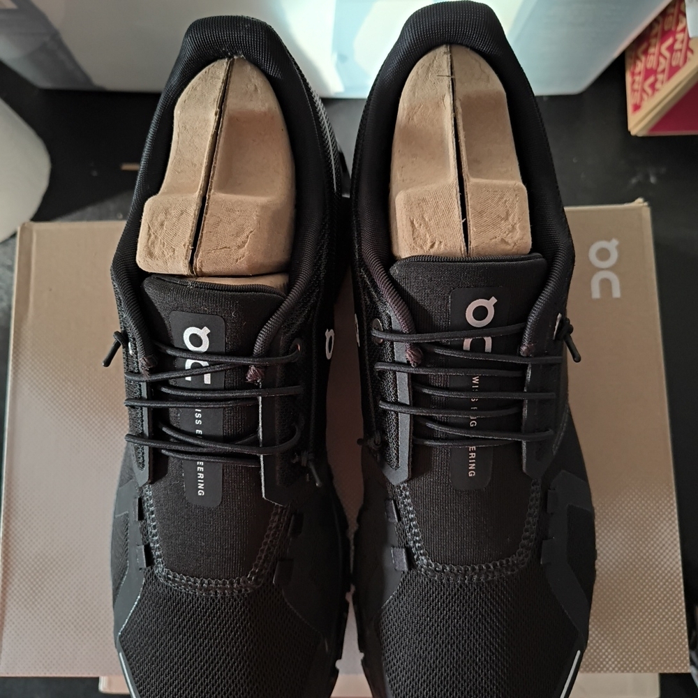 On Running Men's Black Athletic Shoes - Picture 3 of 8